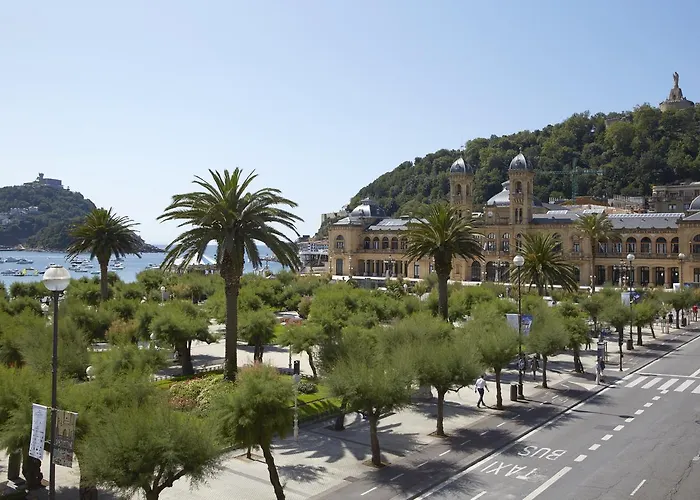 Playa De La Concha 10 By Feelfree * San Sebastian