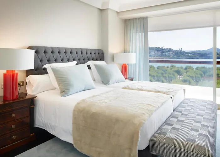 Playa De La Concha 10 By Feelfree * 산세바스티안